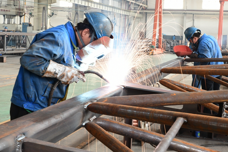 2021年5月七，陜建機股份舉辦為期6個月的“學黨史建功‘十四五’ 開新局奮進新征程”為主題的勞動競賽1_副本.jpg